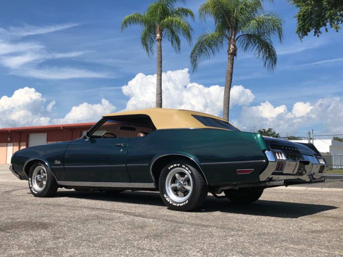 2nd Image of a 1972 OLDSMOBILE CUTLASS