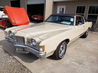 Image 2 of 5 of a 1971 PONTIAC GRAND PRIX