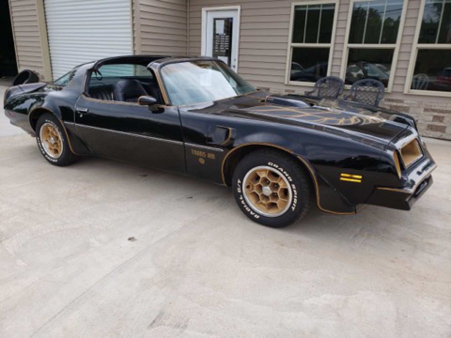 1st Image of a 1976 PONTIAC TRANS AM HURST PACKAGE