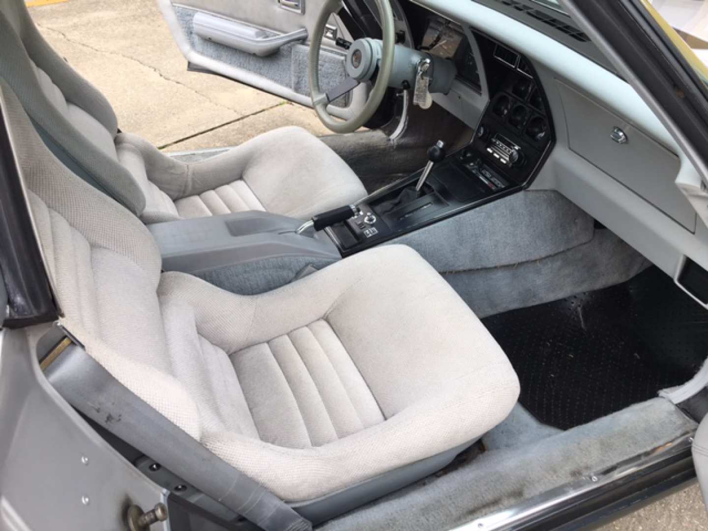 7th Image of a 1982 CHEVROLET CORVETTE