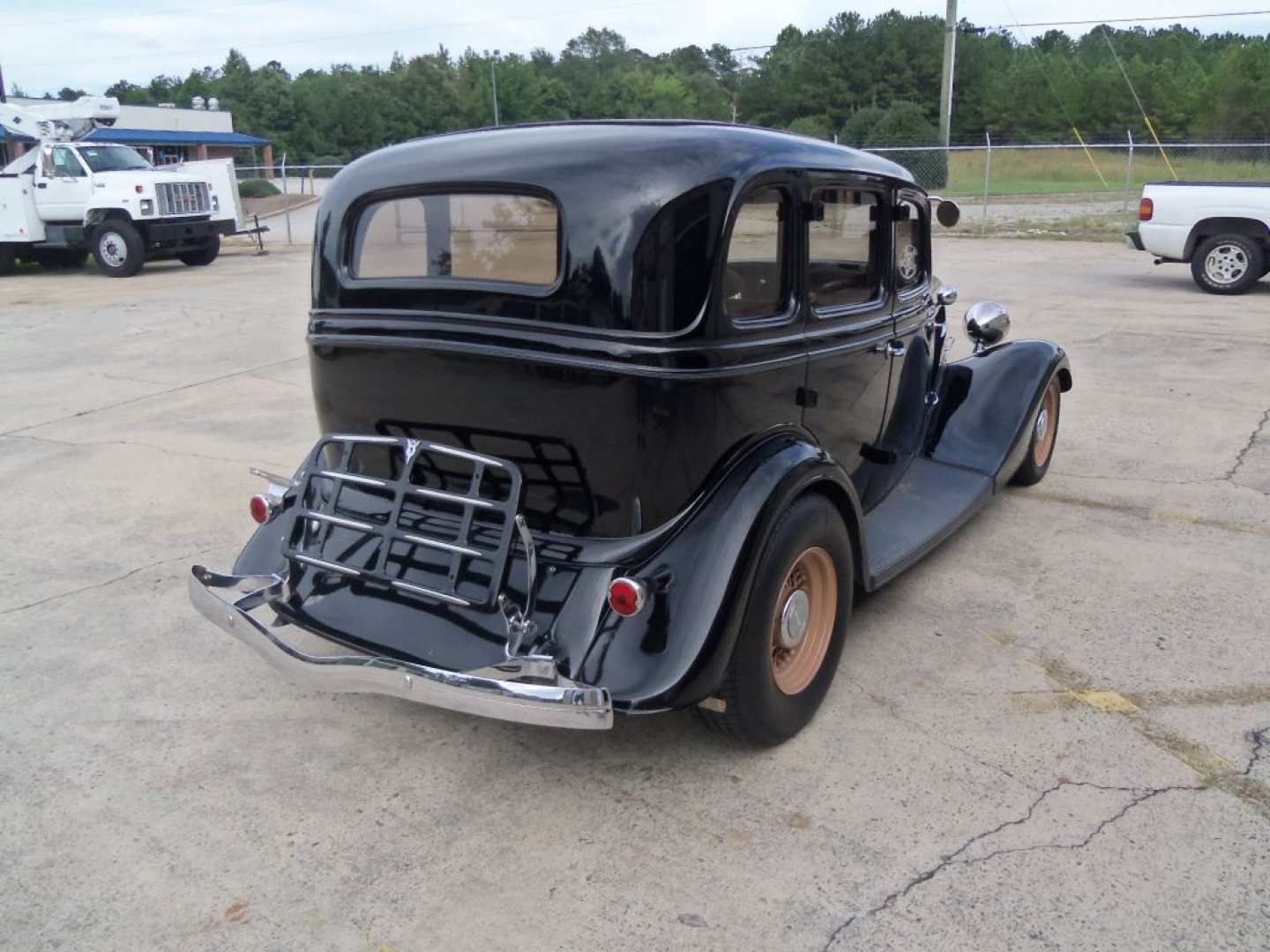 2nd Image of a 1934 FORD SEDAN