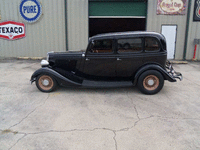 Image 5 of 31 of a 1934 FORD SEDAN