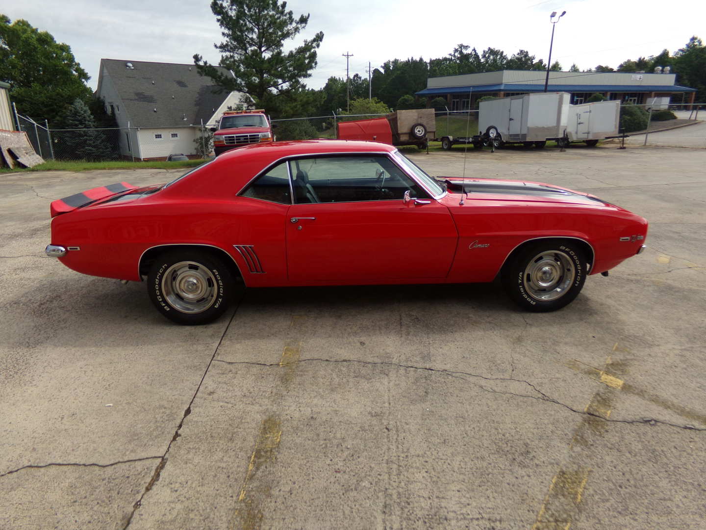 2nd Image of a 1969 CHEVROLET CAMARO