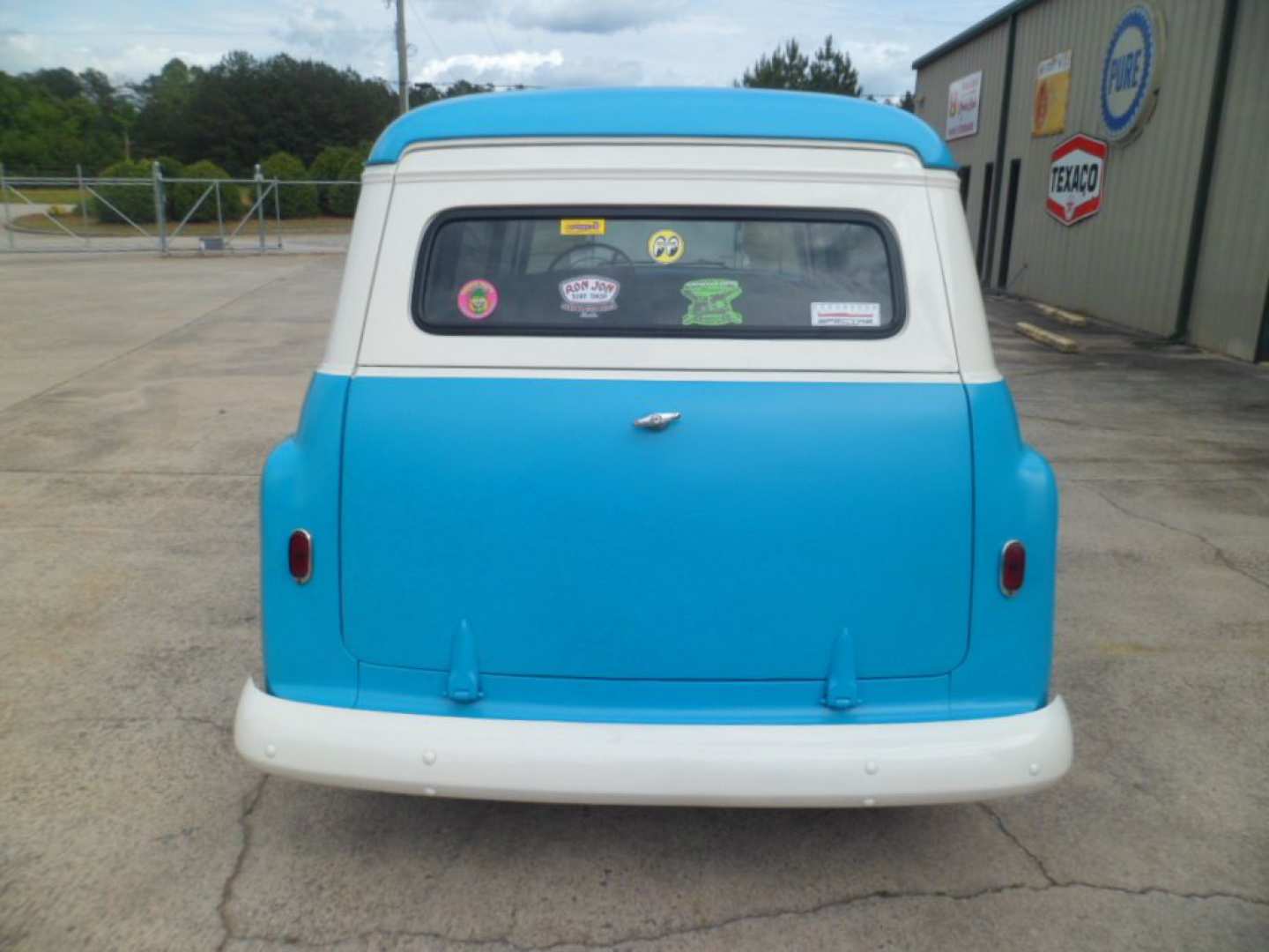 5th Image of a 1957 CHEVROLET SUBURBAN