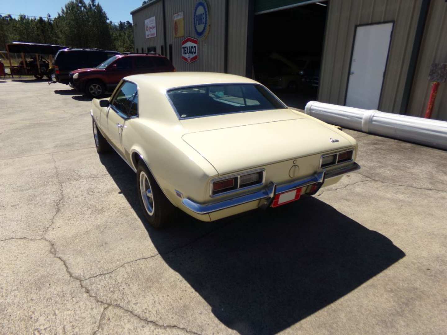 2nd Image of a 1968 CHEVROLET CAMARO