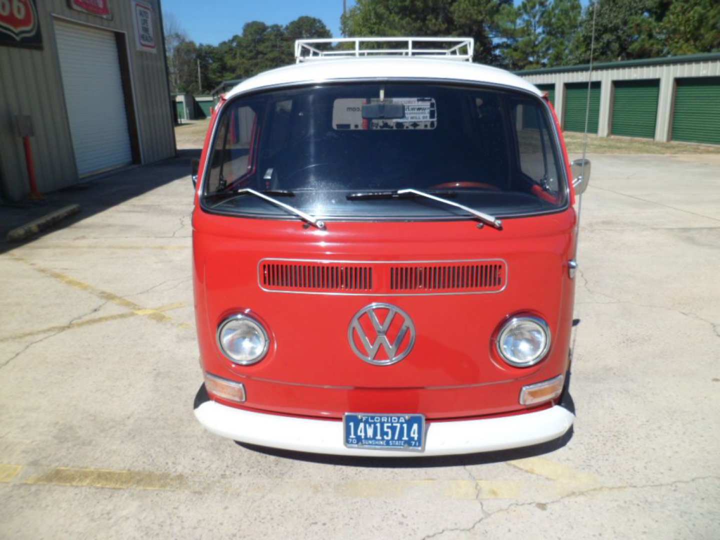 2nd Image of a 1970 VOLKSWAGEN CAMPER VAN