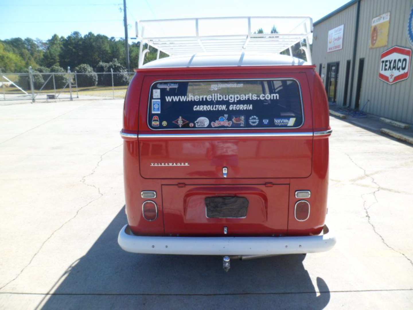 3rd Image of a 1970 VOLKSWAGEN CAMPER VAN