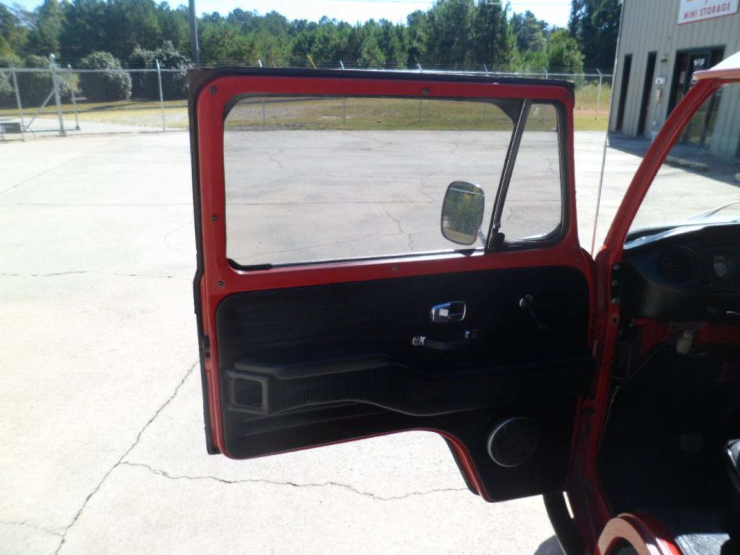 15th Image of a 1970 VOLKSWAGEN CAMPER VAN