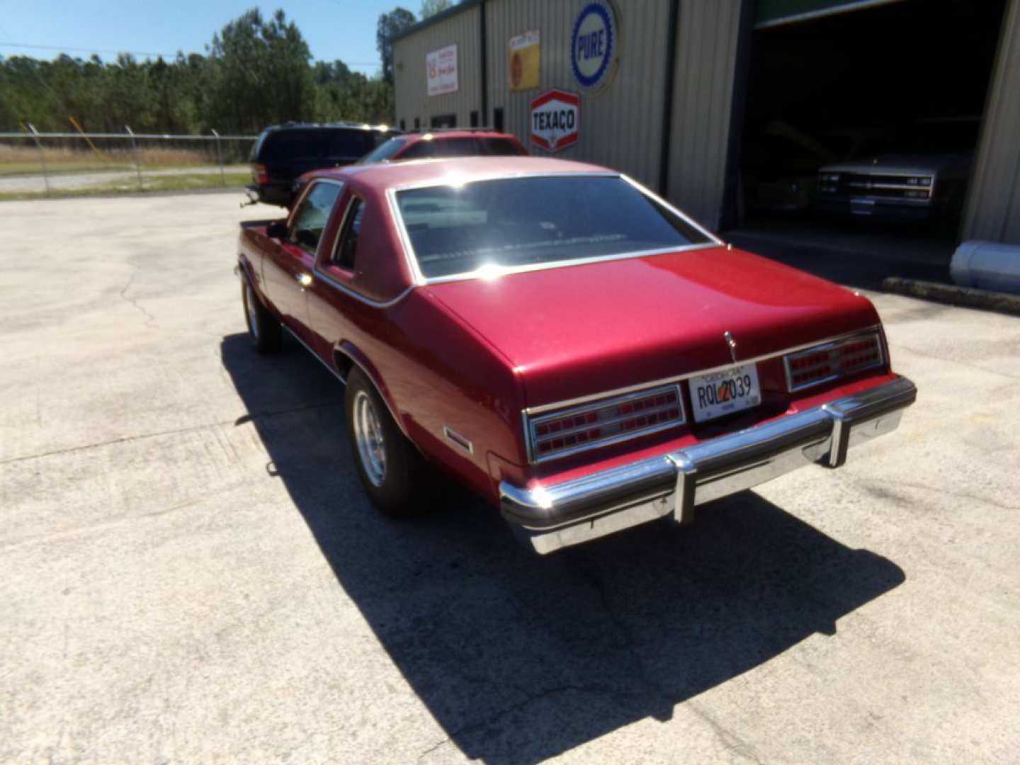 2nd Image of a 1976 PONTIAC VENTURA SJ