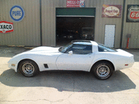 Image 8 of 25 of a 1981 CHEVROLET CORVETTE