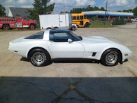 Image 9 of 25 of a 1981 CHEVROLET CORVETTE