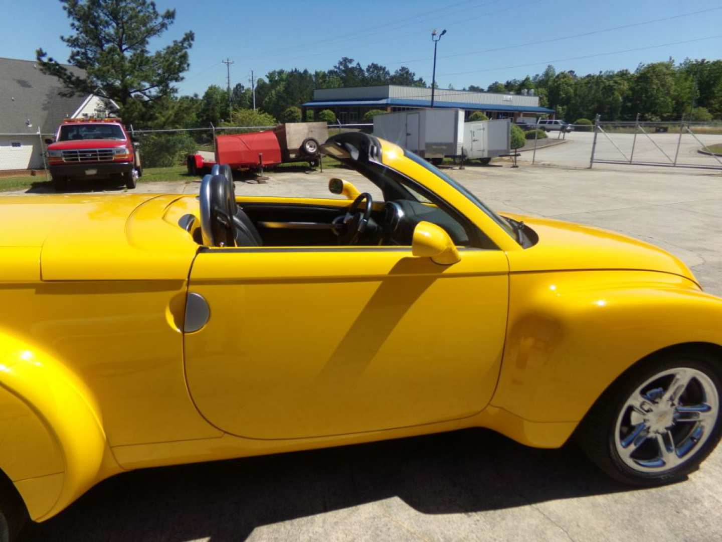 6th Image of a 2004 CHEVROLET SSR LS