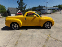 Image 6 of 23 of a 2004 CHEVROLET SSR LS