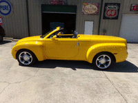 Image 8 of 23 of a 2004 CHEVROLET SSR LS