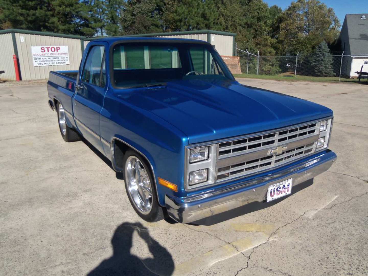 2nd Image of a 1987 CHEVROLET R10