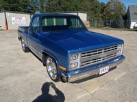 Image 3 of 23 of a 1987 CHEVROLET R10