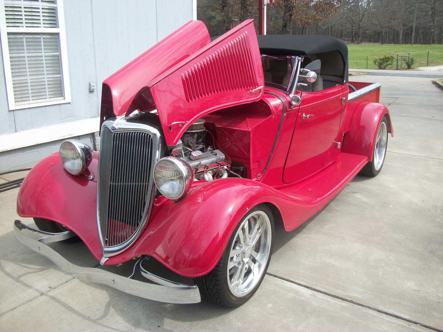 2nd Image of a 1934 FORD ROADSTER