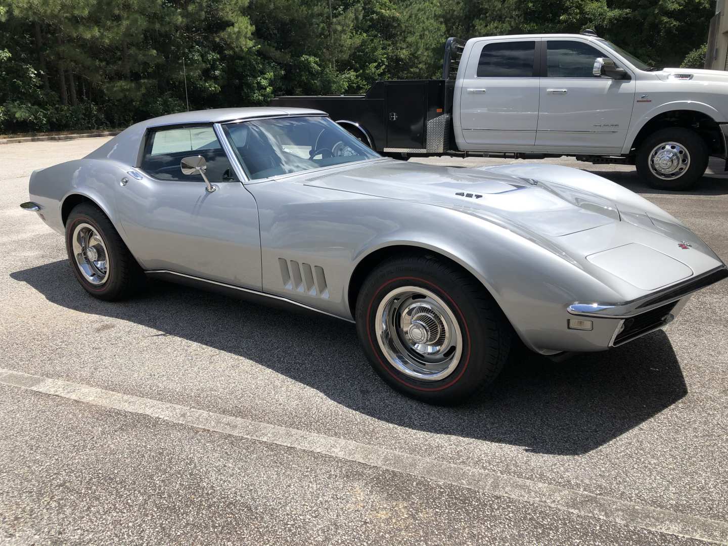 1st Image of a 1968 CHEVROLET CORVETTE 427