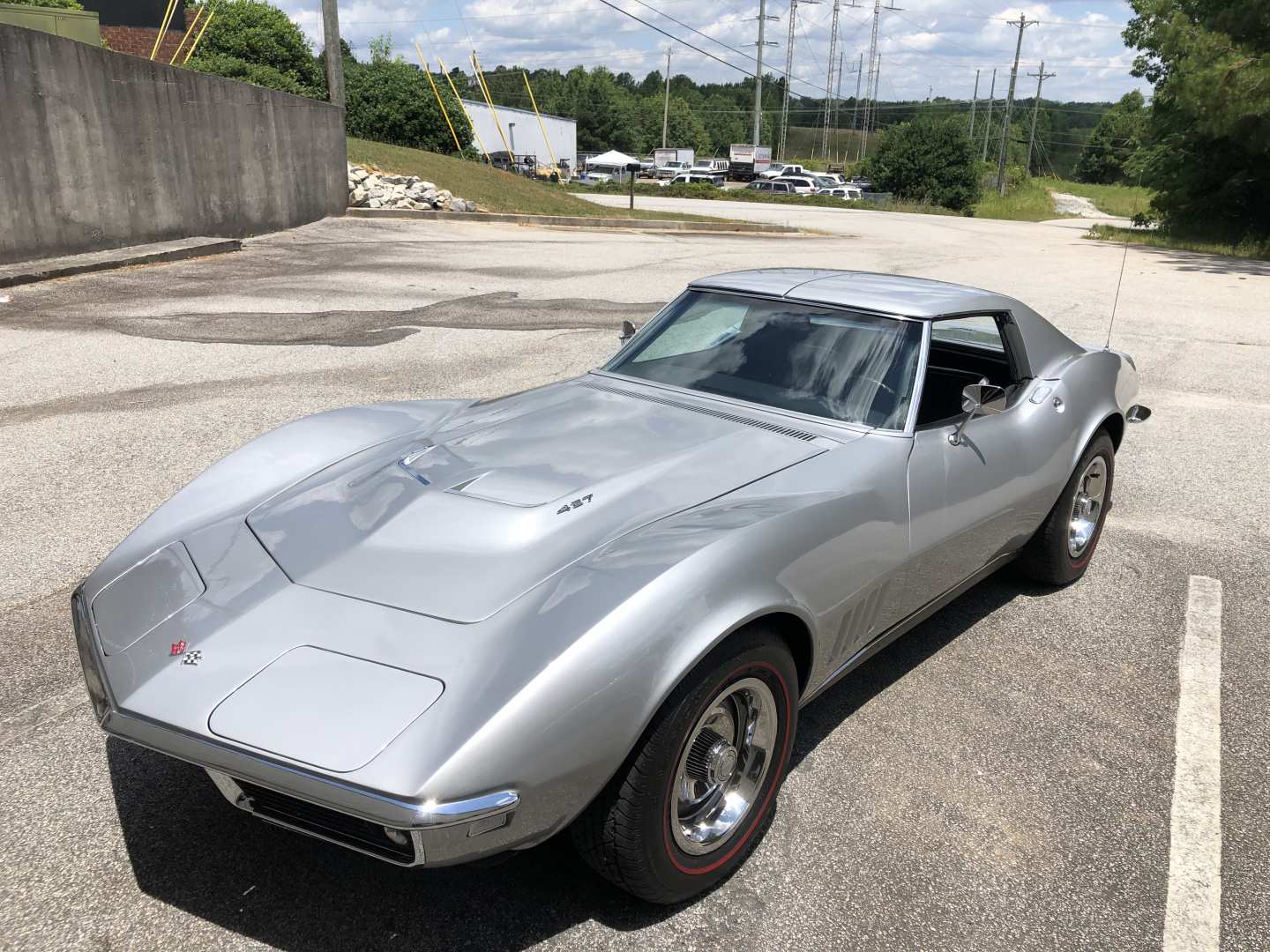 2nd Image of a 1968 CHEVROLET CORVETTE 427