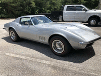 Image 2 of 15 of a 1968 CHEVROLET CORVETTE 427