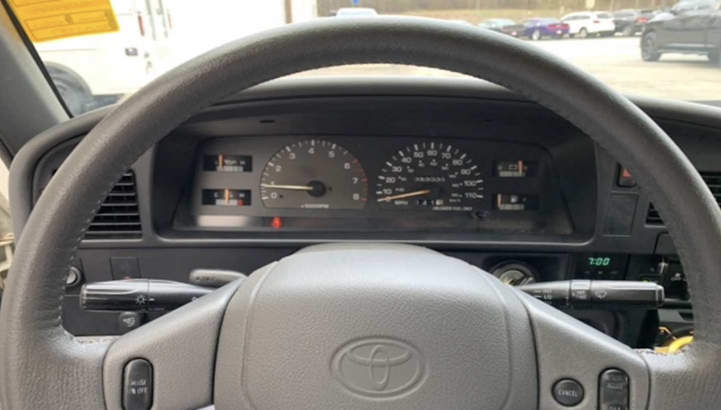 2nd Image of a 1994 TOYOTA PICKUP 1/2 TON SR5