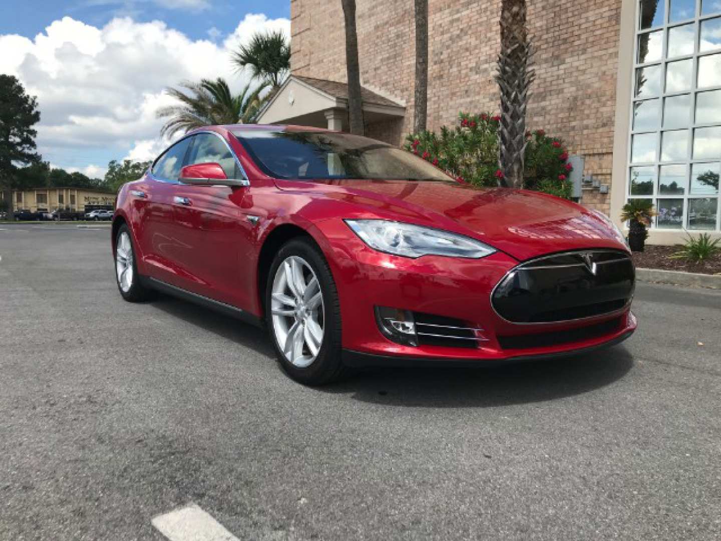 1st Image of a 2014 TESLA S70