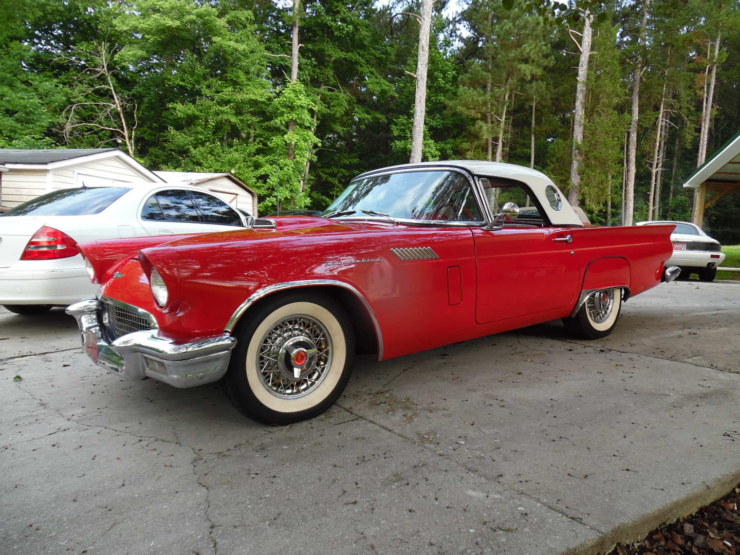 3rd Image of a 1957 FORD THUNDERBIRD