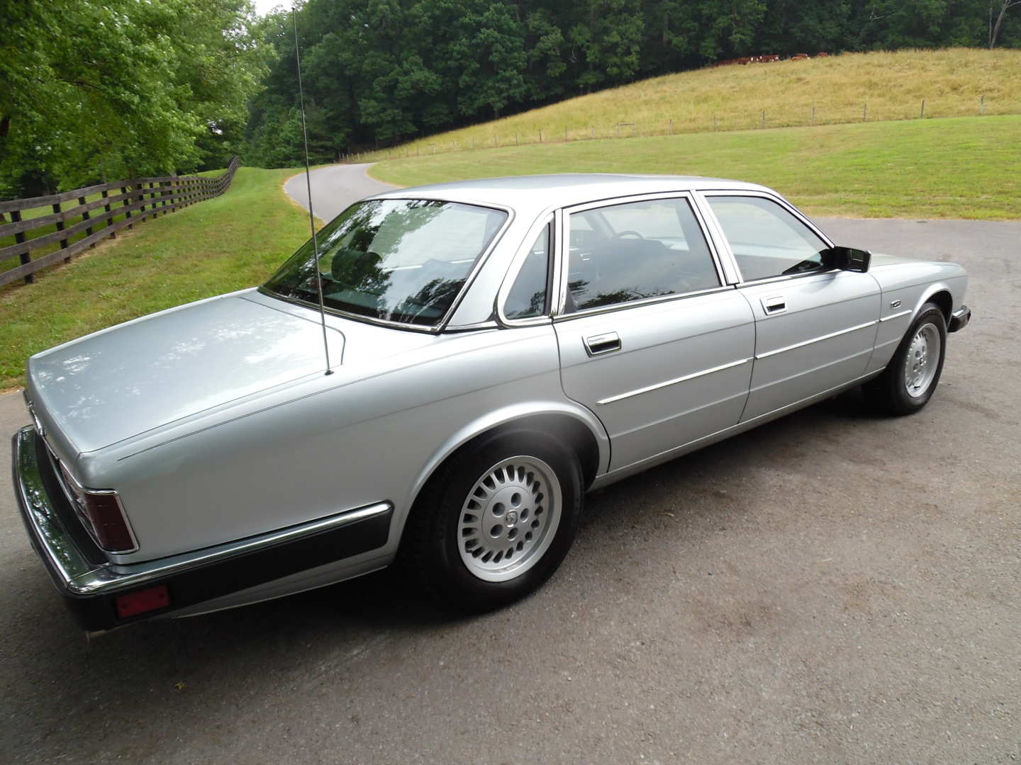 1st Image of a 1992 JAGUAR XJ6 XJ SOVEREIGN