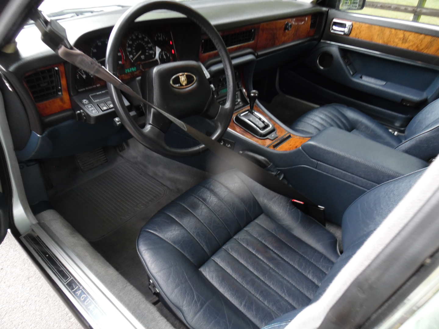 3rd Image of a 1992 JAGUAR XJ6 XJ SOVEREIGN