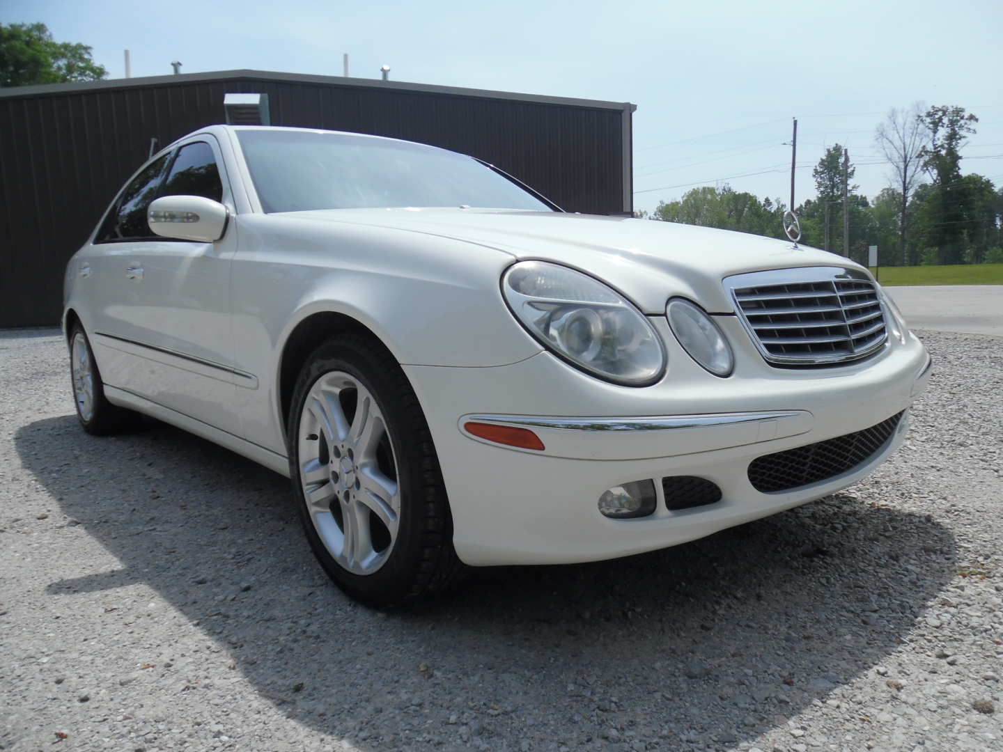 2nd Image of a 2006 MERCEDES-BENZ E-CLASS E350