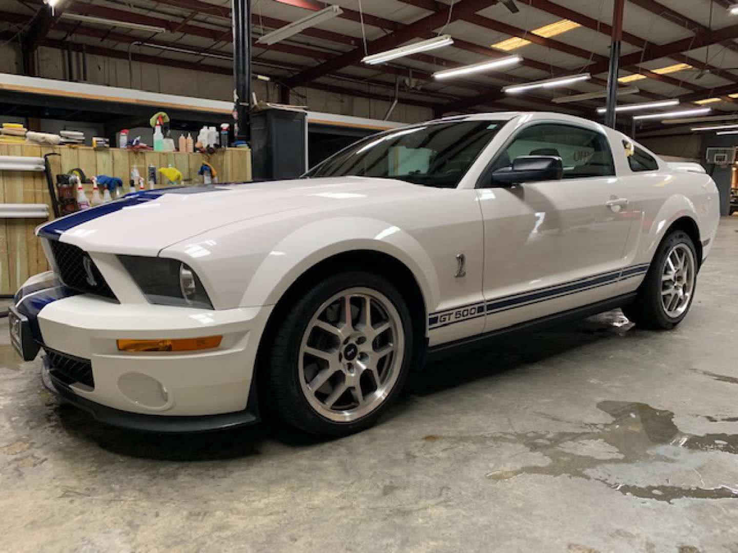 2nd Image of a 2008 FORD MUSTANG SHELBY GT500