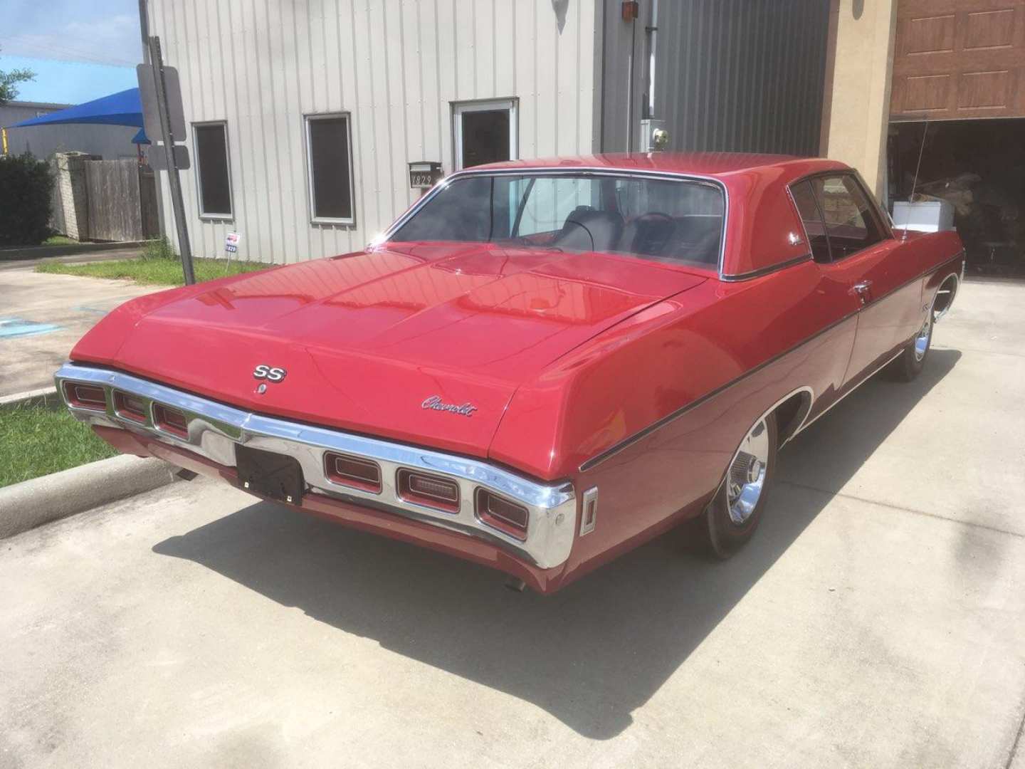 2nd Image of a 1969 CHEVROLET IMPALA