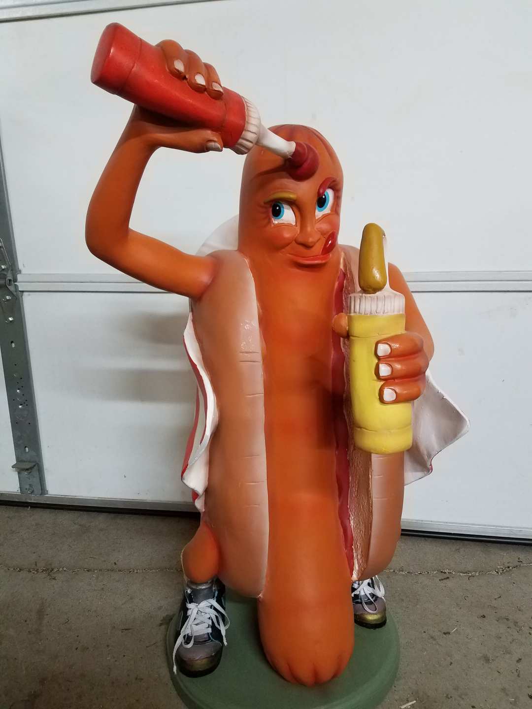 0th Image of a N/A HOT DOG STATUE