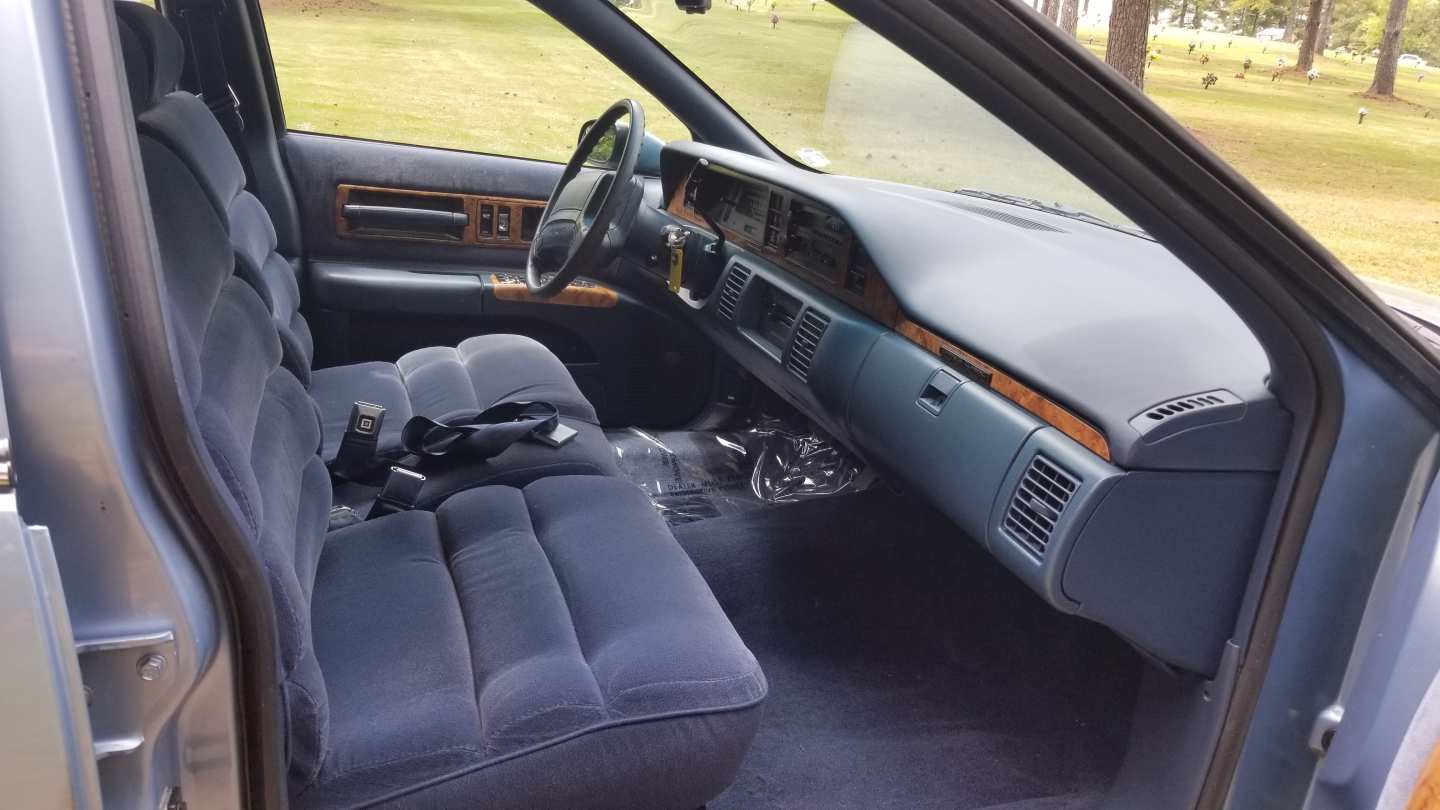 3rd Image of a 1993 CHEVROLET CAPRICE CLASSIC