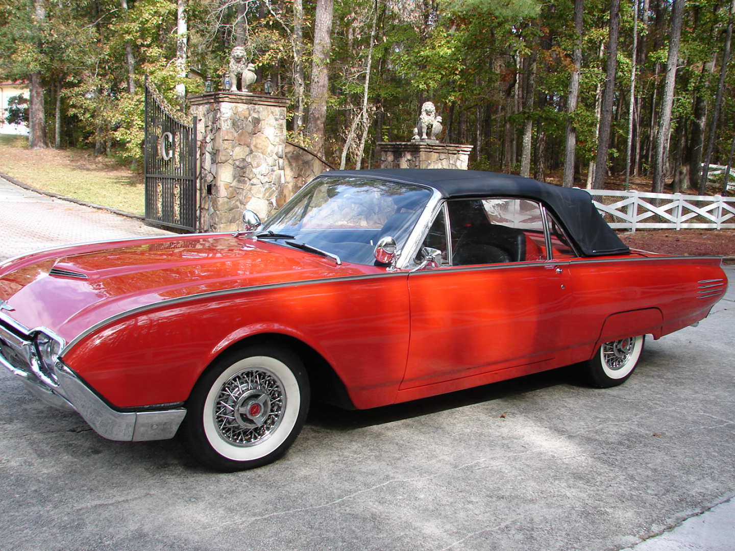 1st Image of a 1961 FORD THUNDERBIRD