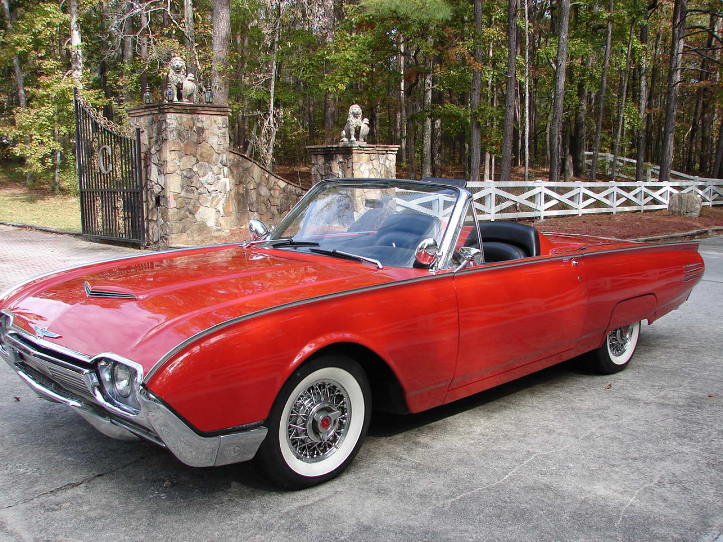 2nd Image of a 1961 FORD THUNDERBIRD