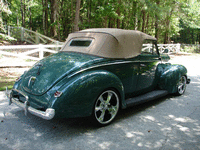 Image 4 of 10 of a 1940 FORD DELUXE