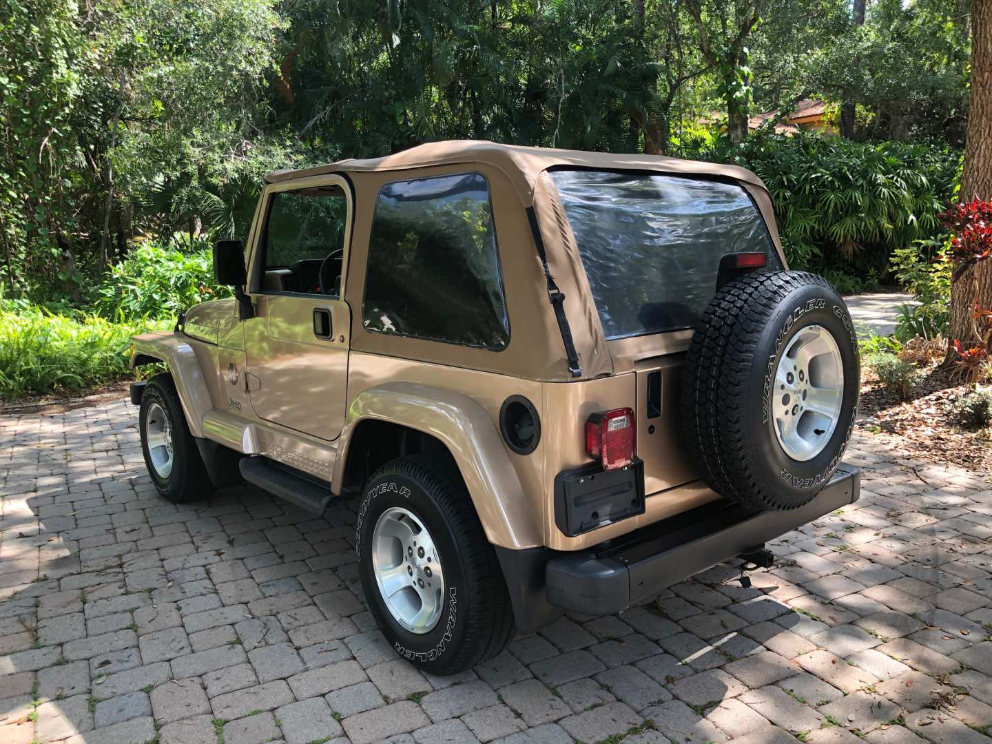 1st Image of a 1999 JEEP WRANGLER SAHARA