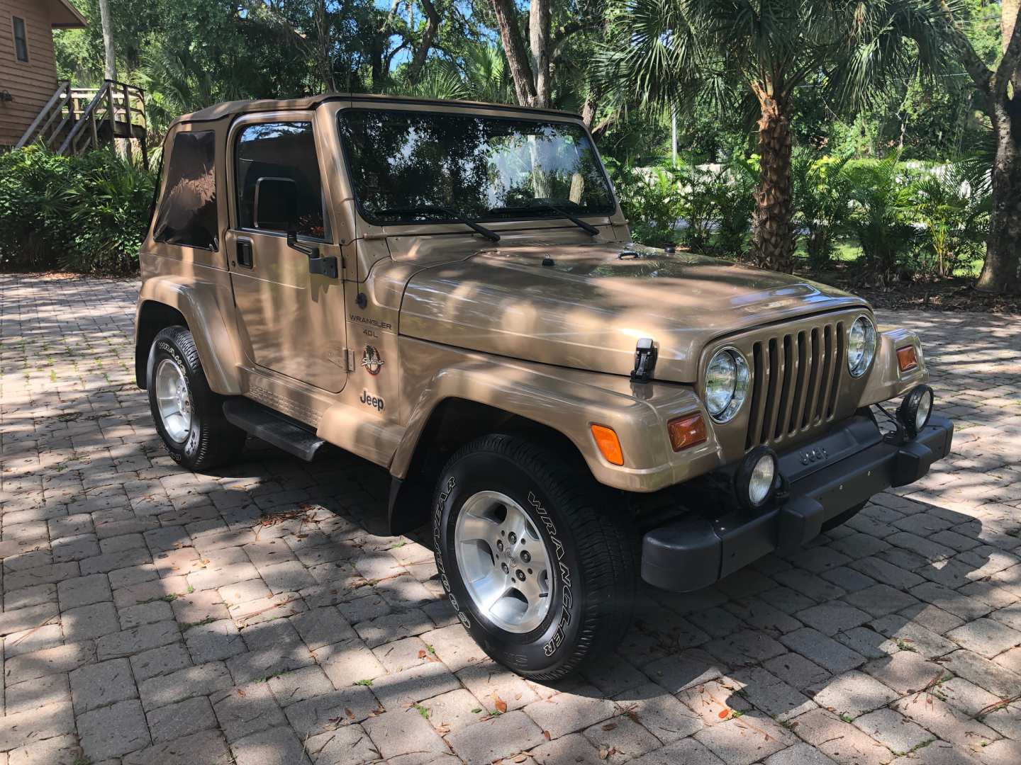 2nd Image of a 1999 JEEP WRANGLER SAHARA