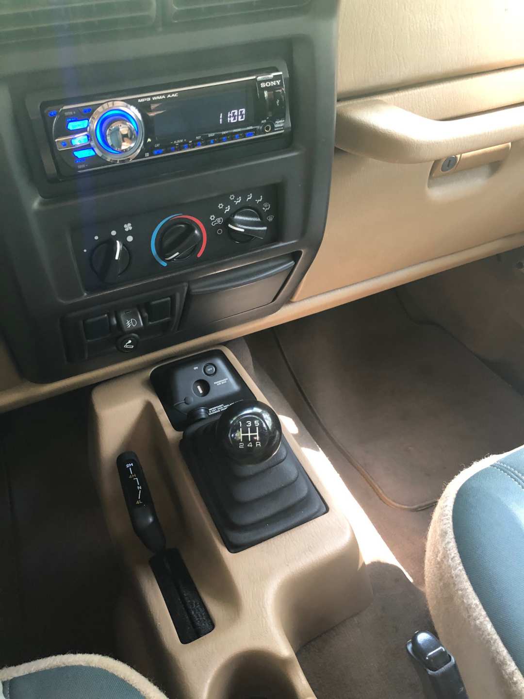 8th Image of a 1999 JEEP WRANGLER SAHARA