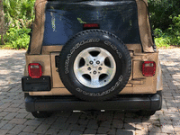 Image 6 of 14 of a 1999 JEEP WRANGLER SAHARA