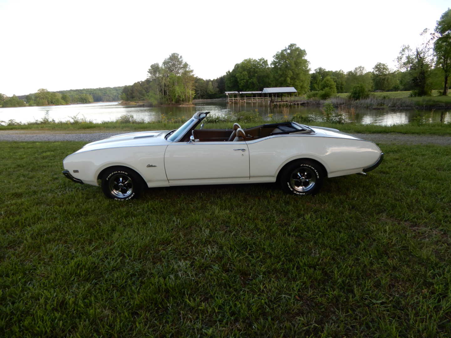2nd Image of a 1969 OLDSMOBILE CUTLASS