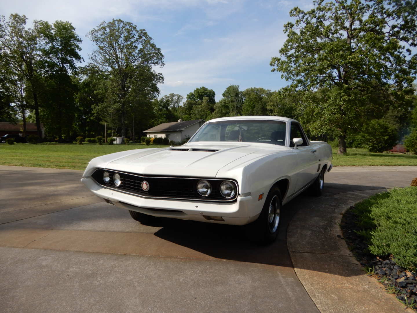 2nd Image of a 1970 FORD RANCHERO