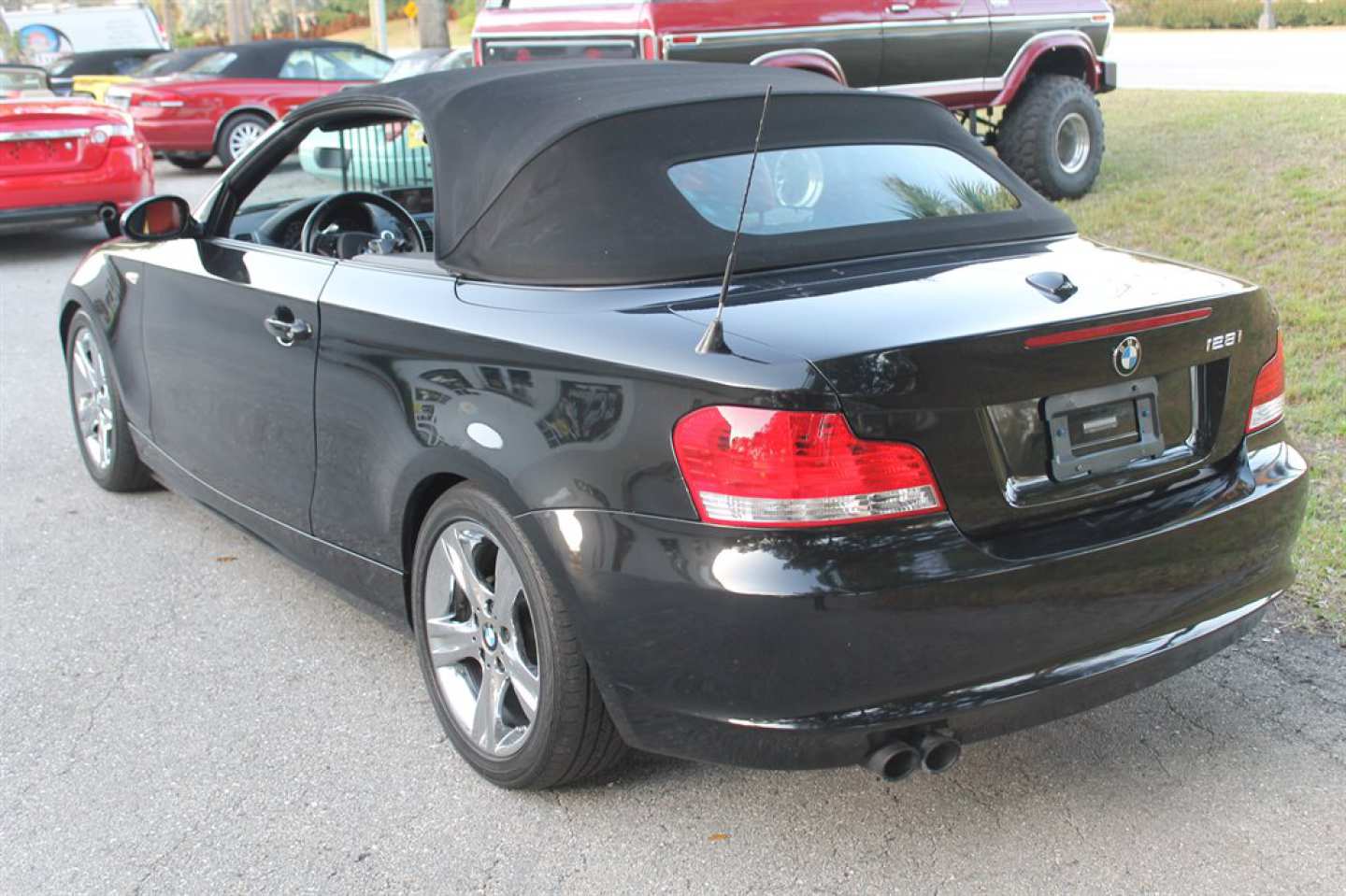 2nd Image of a 2008 BMW 1 SERIES 128I