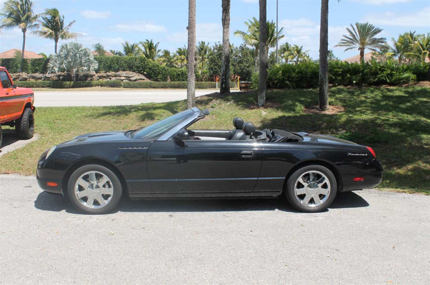 1st Image of a 2002 FORD THUNDERBIRD