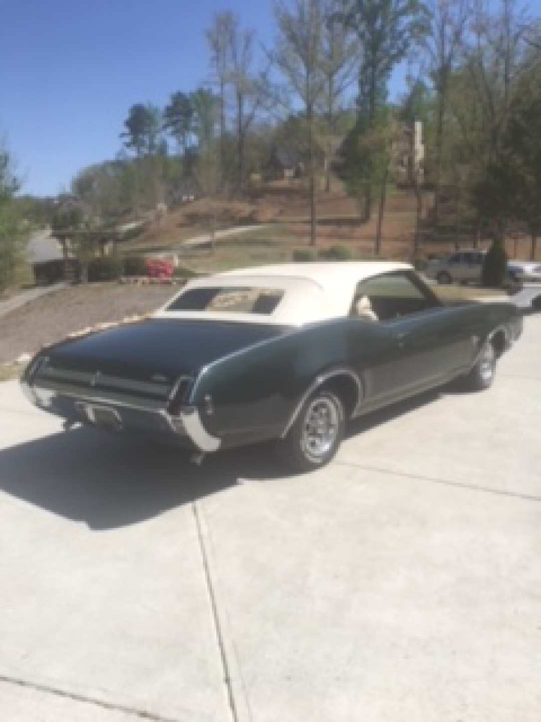 3rd Image of a 1969 OLDSMOBILE CUTLASS