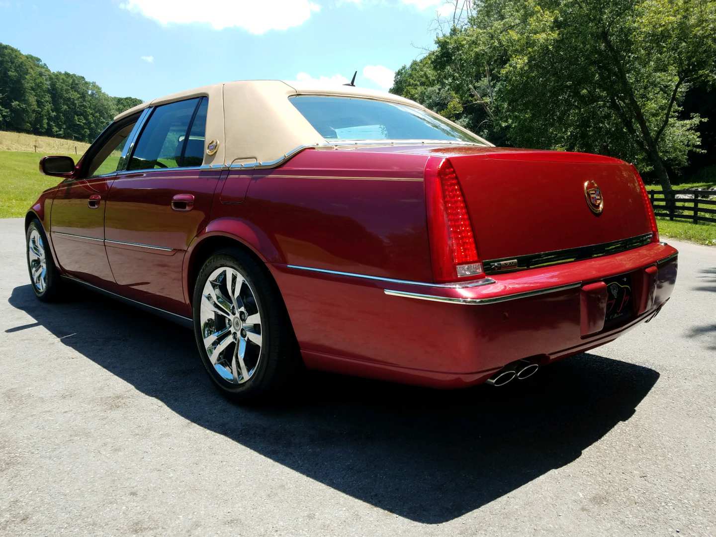 1st Image of a 2006 CADILLAC DTS