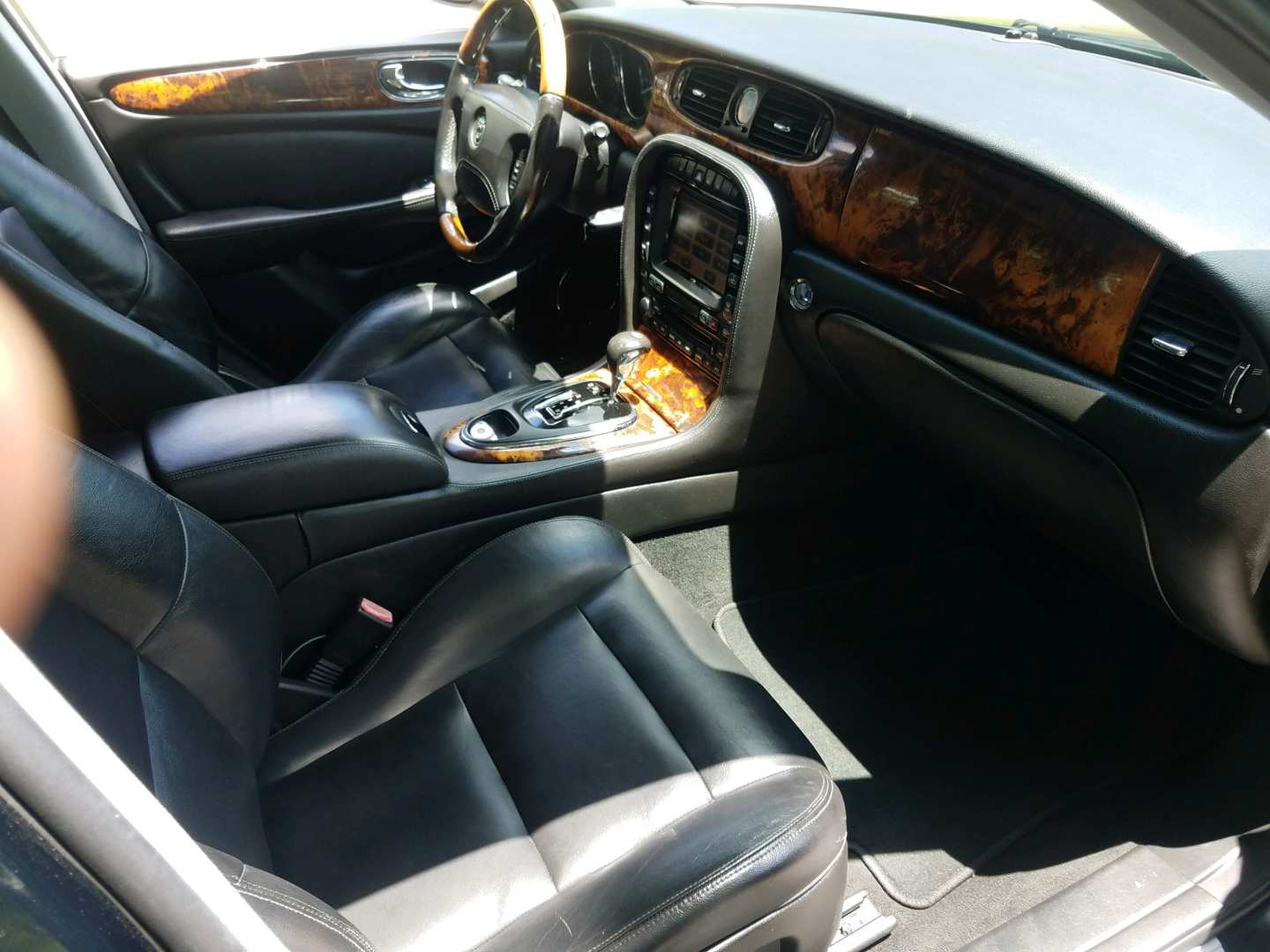 6th Image of a 2005 JAGUAR XJR XJ