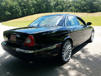 Image 4 of 7 of a 2005 JAGUAR XJR XJ