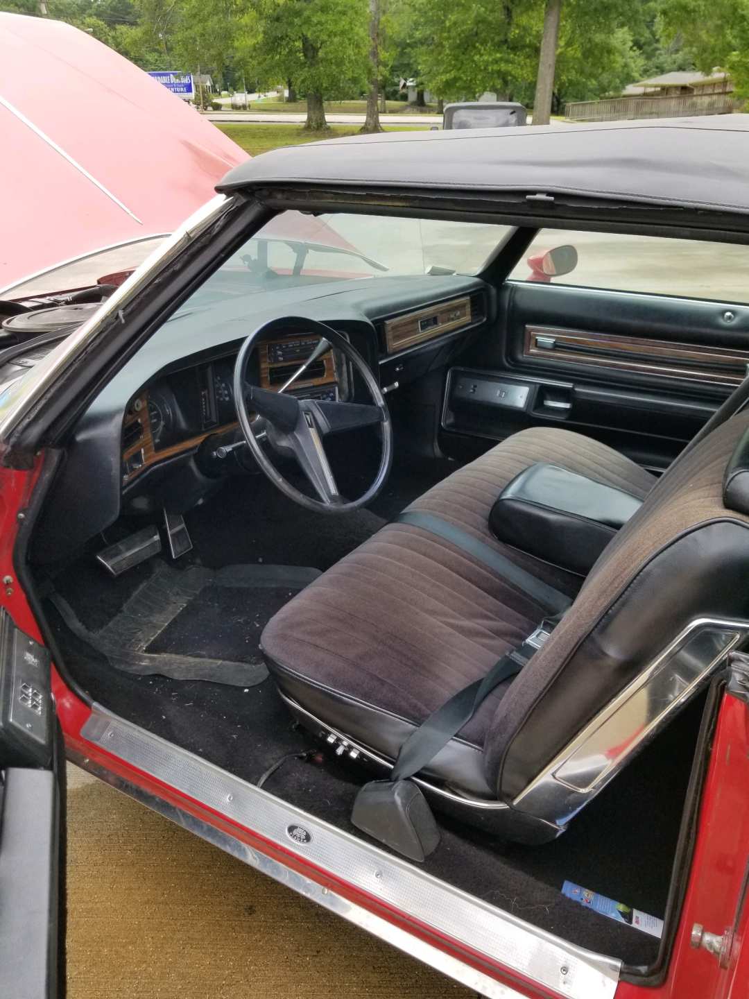 1st Image of a 1975 PONTIAC BONNEVILLE